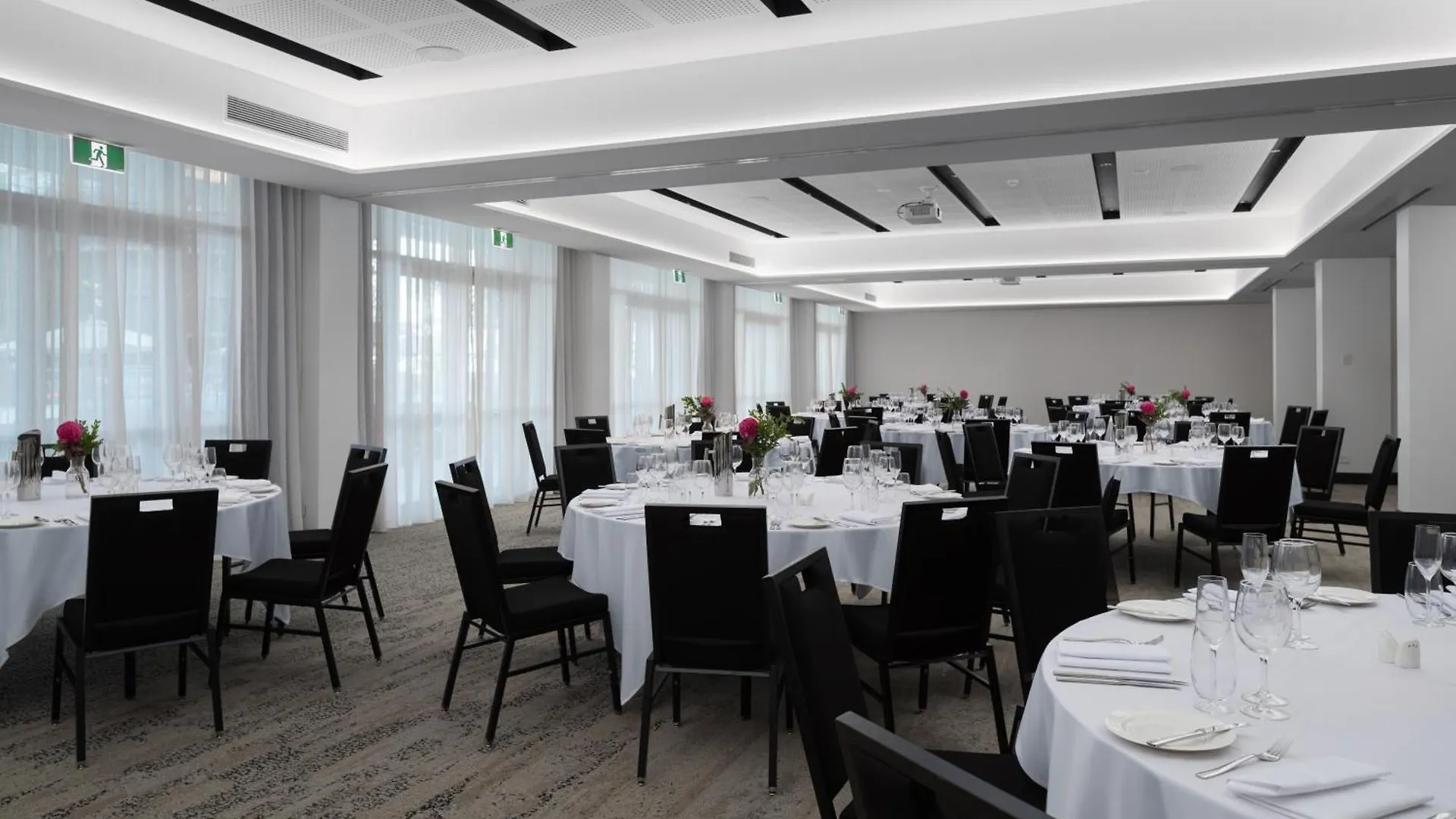 *****  Crystalbrook Riley Hotel Cairns Australia