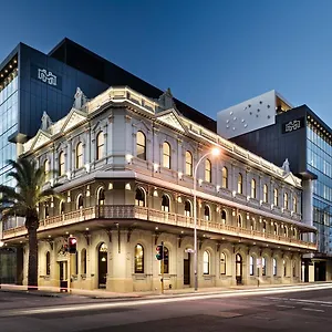 The Melbourne 5*, Перт Австралия