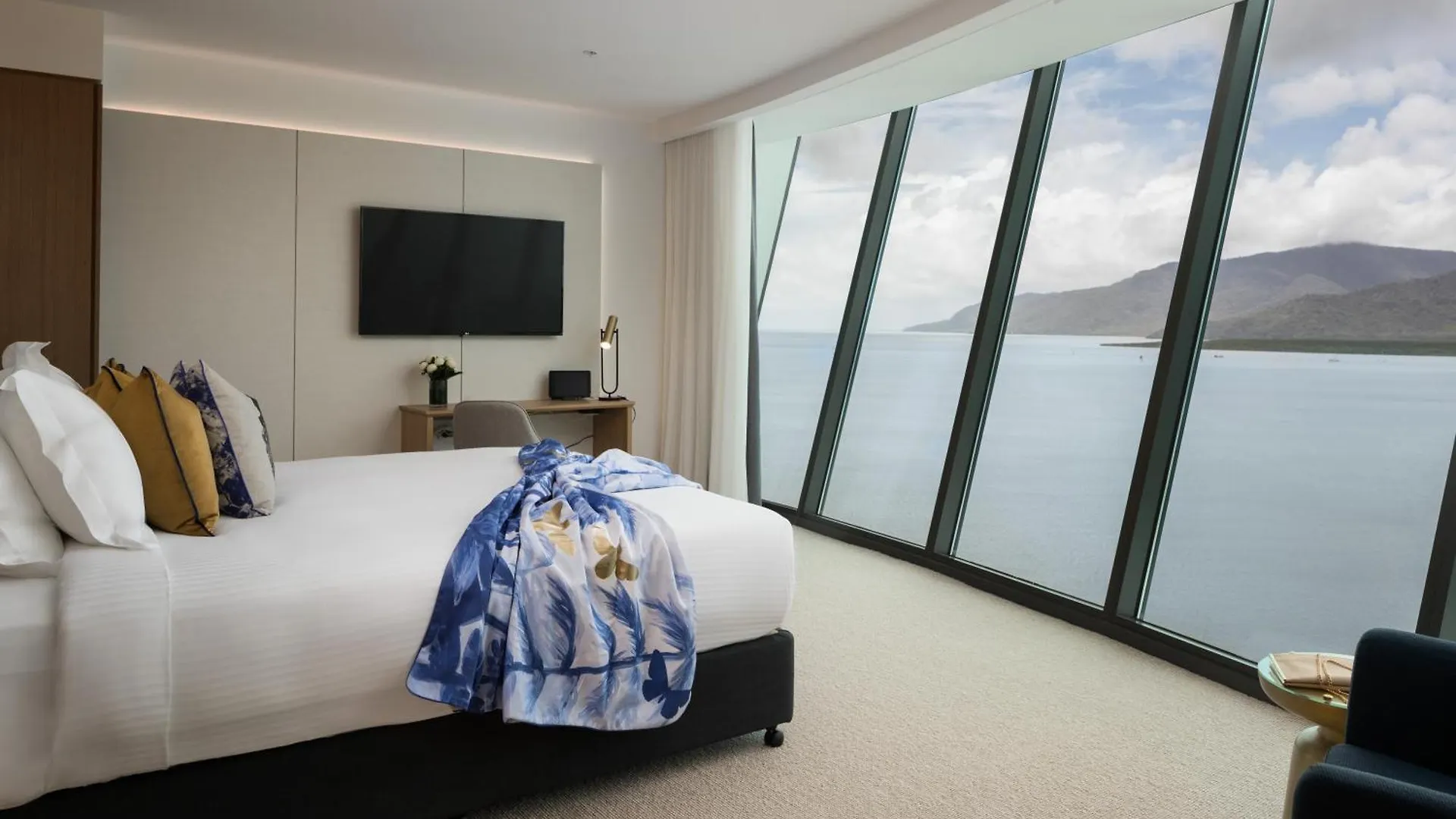 Hotel Crystalbrook Riley Cairns